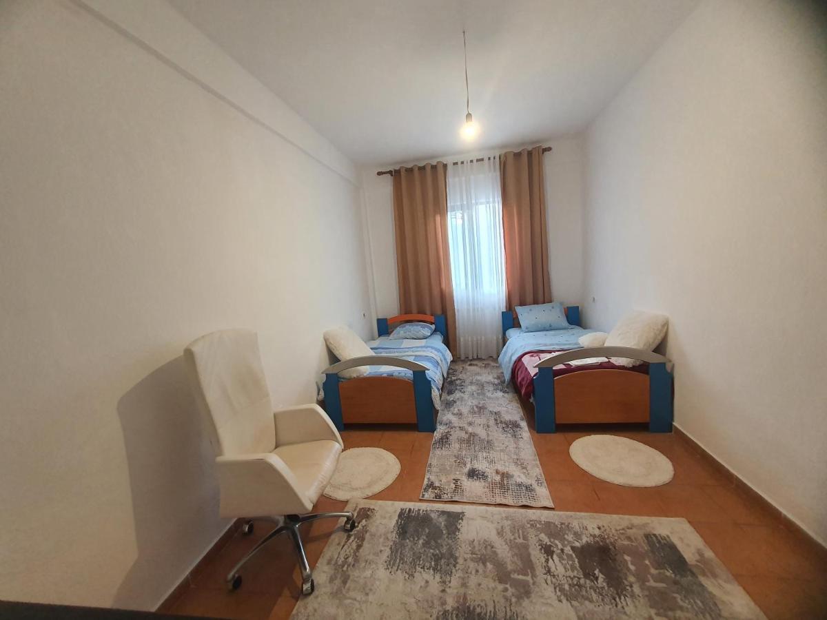 Spacious House With A Big Garden And Fire Pit Villa Tirana Buitenkant foto