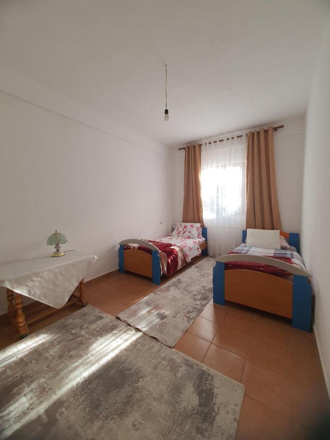 Spacious House With A Big Garden And Fire Pit Villa Tirana Buitenkant foto